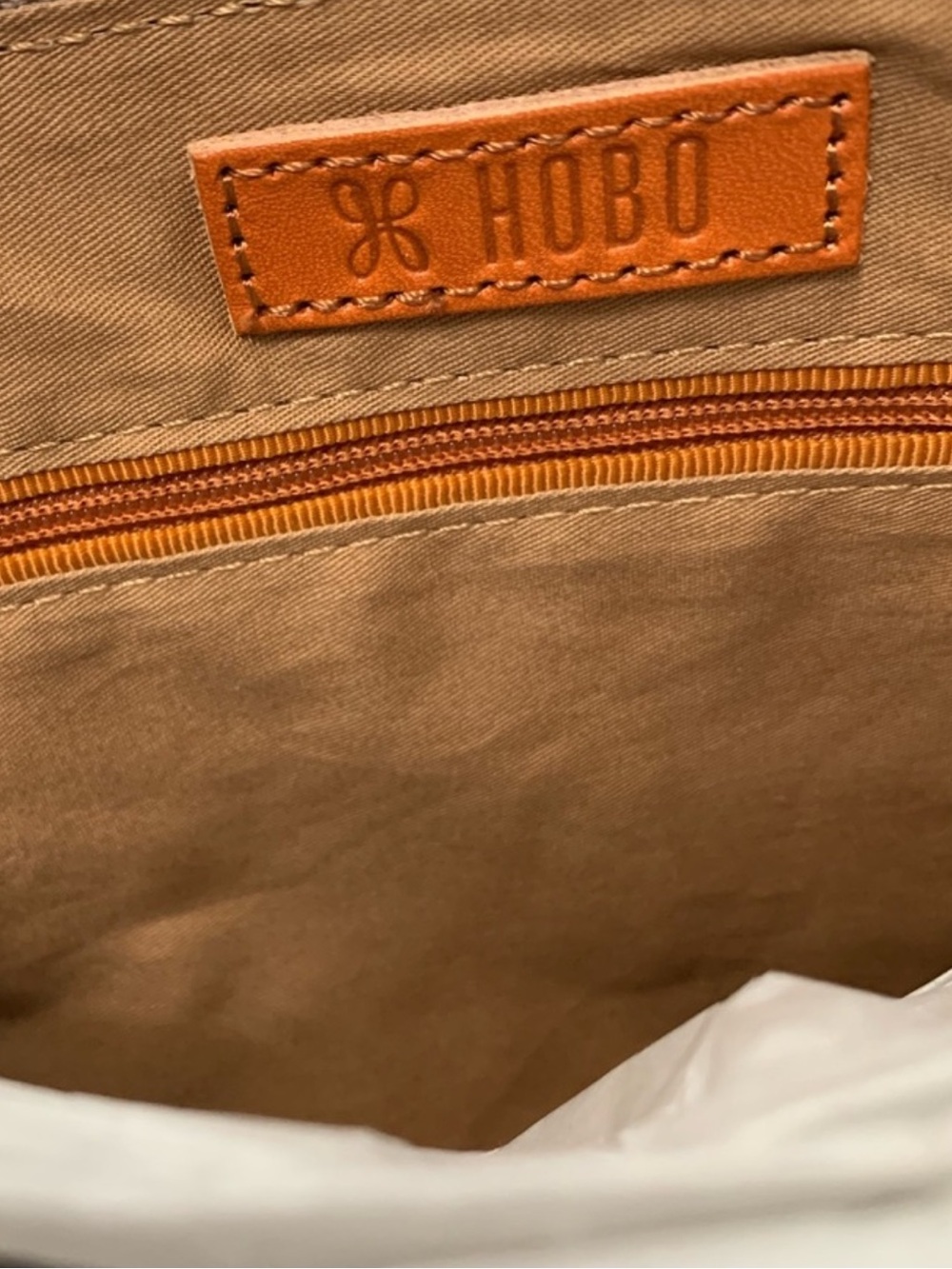 🍁HOBO Sheila Clutch - Picture 10 of 14